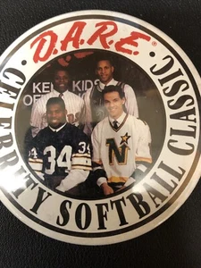 Herschel Walker Pin Back Button Dare Celebrity Classic - Picture 1 of 3