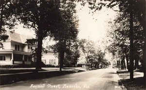 Postal LP23 Menasha Wisconsin Naymut St. RPPC 1926 - Imagen 1 de 2