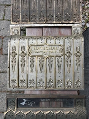 Старинный латунный национальный кассовый аппарат ПРИЧУДЛИВАЯ ЛАТУННАЯ ЗАДНЯЯ ПЛАСТИНА NCR - Изображение 1 из 4