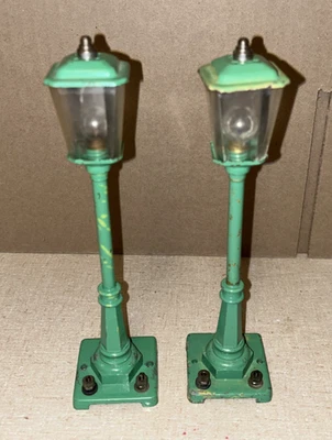 Lote de DOIS (2) Lionel Prewar 56 postes de lâmpada - Gateman Green - Testado e funciona - Imagem 1 de 4