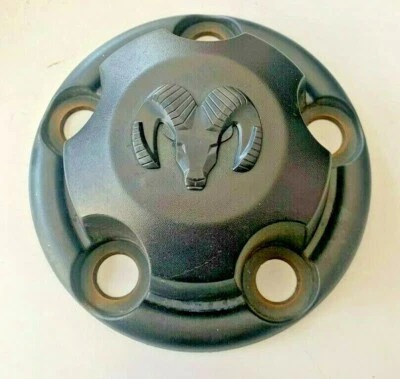 Центральный колпак колеса фургона Dodge RAM 1500 1995-2003 годов выпуска черный 52038266 б/у от оригинального производителя - Изображение 1 из 4
