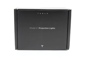Luz de bienvenida proyecciones Tesla Modelo 3 - OEM - sellado en caja conductor + pasajero - Imagen 1 de 7