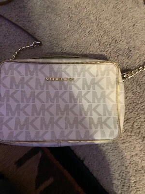 Michael Kors Jet Set Crossbody Handbag Purse Messenger Shoulder - Image 1 of 4