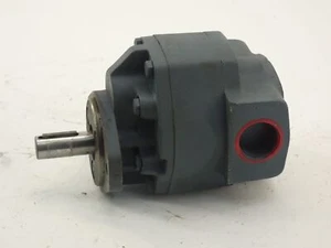 Delta C47 Hydraulic Gear Pump 1800 Max RPM 1-1/4" NPTF Port Sizes - Picture 1 of 10