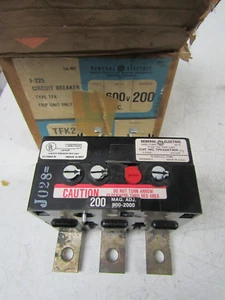 👀 NEW GE GENERAL ELECTRIC 200A CIRCUIT BREAKER TRIP 3P 600V TFK236T200 - FLAW - Picture 1 of 10
