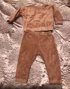 Unisex Bebé Primark 2 Piezas Vellón Conjunto Edad 9-12 Meses Pantalones Y Top - Imagen 1 de 3