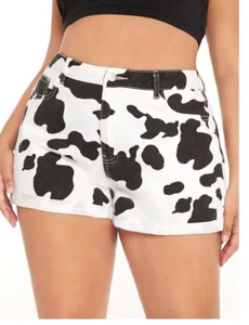 SHEIN Kids EVRYDAY Toddler Girls Cow Print Roll Up Hem Denim Short Waist : 26" - Picture 1 of 6