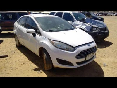 Brazo de control inferior delantero derecho usado delantero se adapta a: Ford Fiesta 2017 delantero derecho Foto 1 de 4
