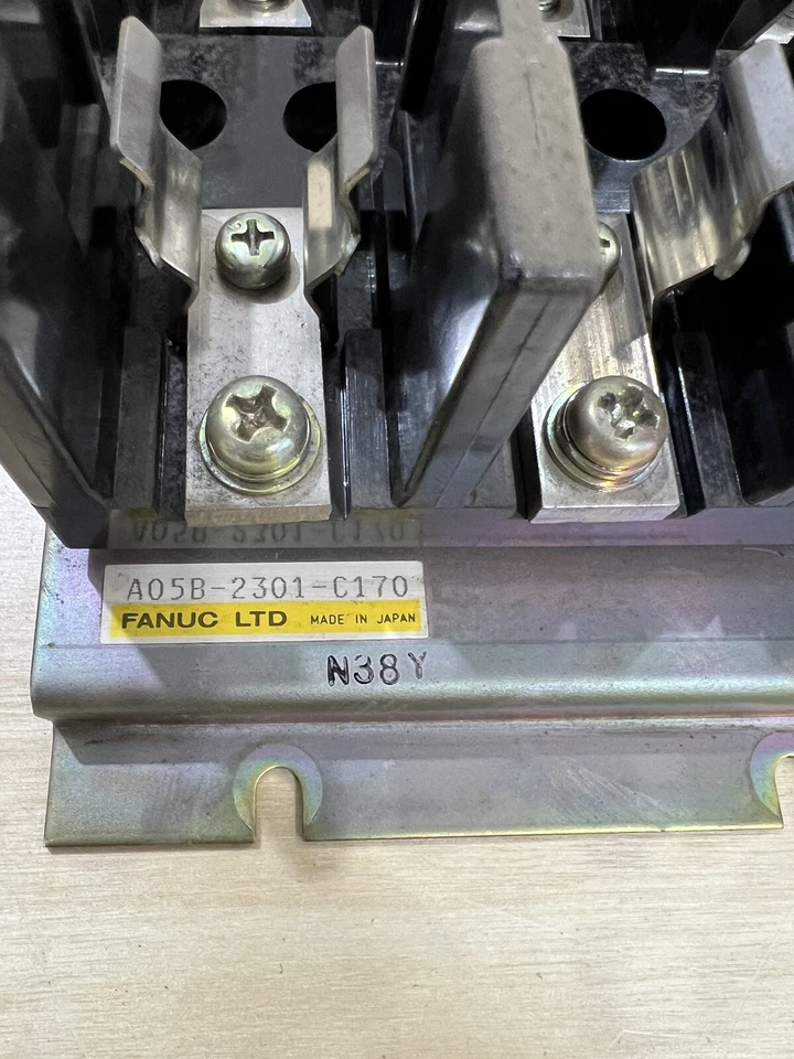Portafusibles FANUC LTD A05B-2301-C170 Foto 1 de 4