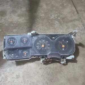 81-87 METRIC CANADIAN Chevy Square Body C/k Truck Speedometer Instrument Cluster - Foto 1 di 15
