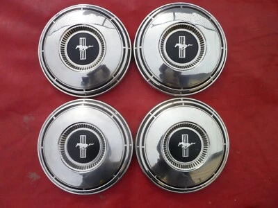 老式 NOS 1968 - 70 福特 429 MUSTANG GT 狗碟 POVERTY HUBCAPS 轮罩 — 第 1/4 张图片