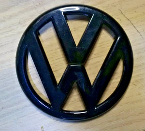 VW GOLF MK6 5K REAR TAILGATE BADGE GLOSSY BLACK  2008 - 2013 VW LOGO 5K0853630 - Picture 1 of 2