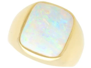 5.73ct White Opal and 18ct Yellow Gold Ring Vintage Circa 1990 - Picture 1 of 12