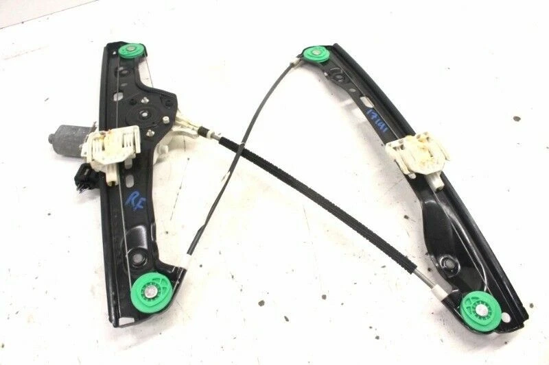 2006-2011 BMW 325i 328i 330i 335i M3 Front Window Regulator Right OEM Used - Изображение 1 из 4