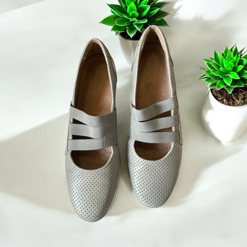 Scarpe Clarks Artisan Daelyn City comode da donna in pelle di pietra con zeppa 7 5 M