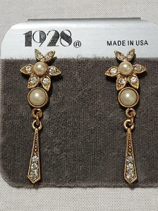 1928 BRAND PEARL AND CRYSTAL DANGLE EARRINGS - Picture 1 of 8