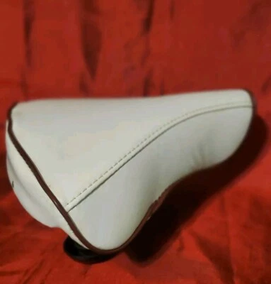 Сиденье велосипедное/трехколесное Vintage Persons белое/коричневое виниловое/пластиковое США  - Изображение 1 из 4
