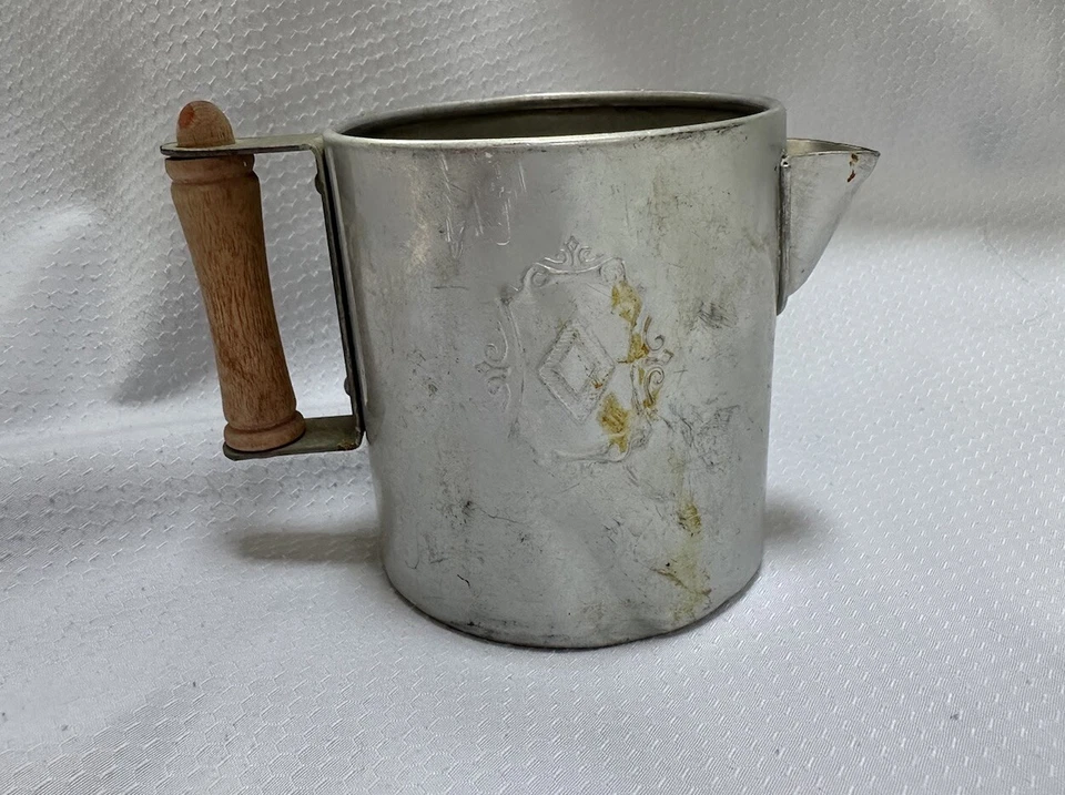 Regadera de aluminio miniatura vintage olla suculenta mango de madera de 3 pulgadas Foto 1 de 4