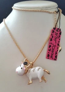BETSEY JOHNSON WHITE BLING LITTLE COW GOLD PLATED PENDANT NECKLACE - Picture 1 of 1