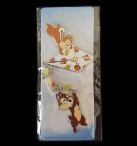 Prendedor comercial Disney #157376 DLP - Chip and Dale - Flying a Kite LE700 - Imagen 1 de 2
