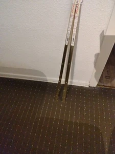 Teppichleiste Fußleiste Selbstklebend 2,5m Sockelleiste aus hochwertigem PVC - Bild 1 von 1