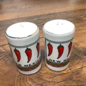 Chile Salt and Pepper Shaker Set 🌶 New Mexico - Picture 1 of 5