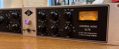 Línea de micrófono de tubo analógico 610 de tira de canales Universal Audio 6176 de colección como nuevo Foto 1 de 4