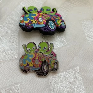 Lisa Frank Crocs JIBBITZ Colorful Aliens Zoomer Zorbit Charm & Pin - Picture 1 of 2