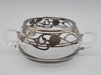 Azúcarero abierto de vidrio con patrón de fresa superposición plateada ca 4" x 2 1/4" de alto Foto 1 de 4