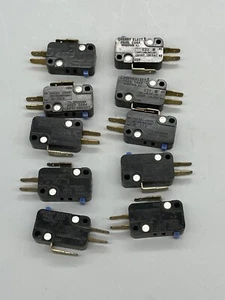 Lote de 10 interruptores de acción Cherry miniatura SNAP 3A 125V modelo # E22 - Imagen 1 de 3