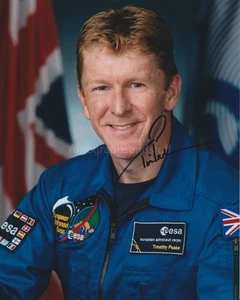 Foto autógrafa 8x10 firmada a mano por Tim Peake, astronauta, expedición 46, Soyuz (E) - Imagen 1 de 2