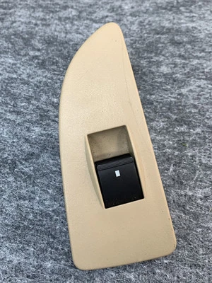 2006 - 2011 Buick Lucerne переключатель управления окном задняя левая сторона OEM (бежевый) - Изображение 1 из 4