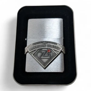 Vintage 2000 Zippo American Classic Since 1932 Wraparound Emblem Lighter 🔥 - Picture 1 of 7