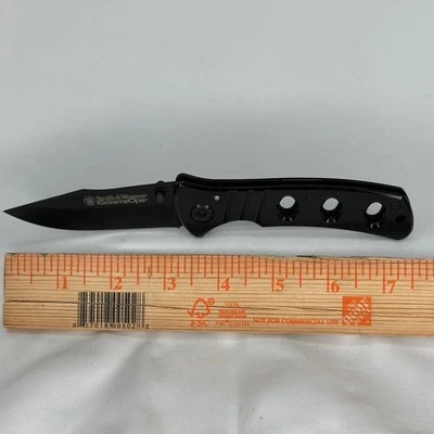 Smith & Wesson Extreme Ops Folding Knife SWA6CP Liner Lock Belt Clip 3" Blade - Image 1 of 4