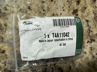 Jaguar Keyless Entry Transmitter OEM Part #: T4A12800 - Image 1 of 2
