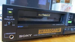 Sony Super BetaMax SL-HF450 VCR + Manual - Picture 1 of 8