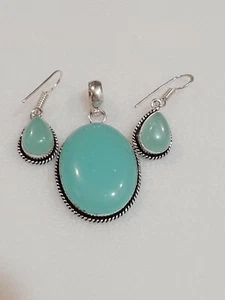 Chalcedony Pendant & Earrings Set - Picture 1 of 3