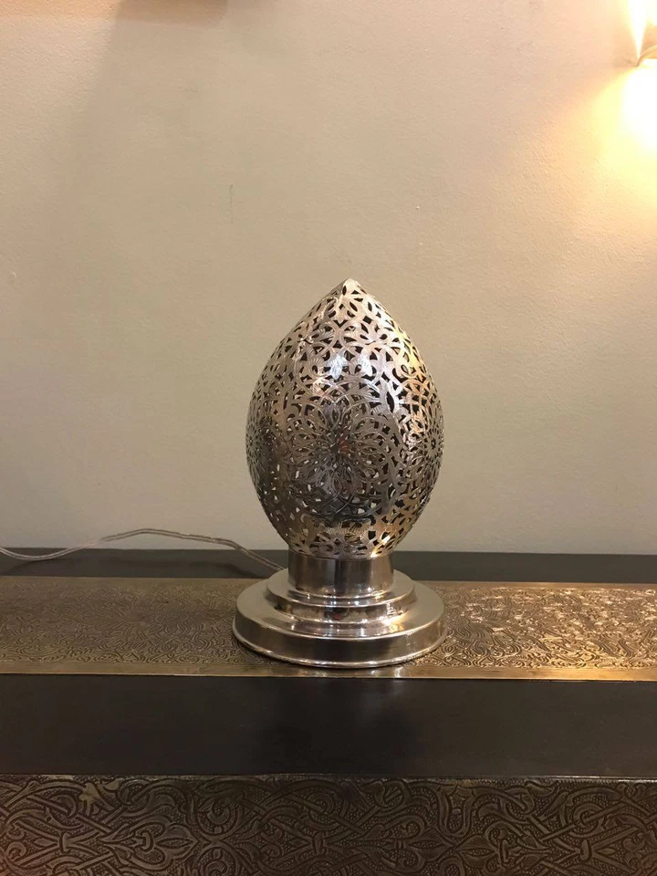 Lámpara Mesa Marroquí Latón Grabado Luz Hecha a Mano Estilo Vintage Linterna Decoración Foto 1 de 4