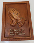 Vintage 1959 Multi Prod USA The Family That Prays Together Stays Together Plaque