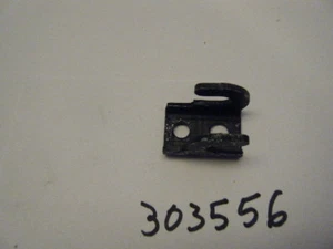 OMC NEW OEM RETAINER 303556 - Picture 1 of 1