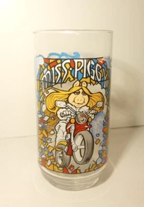 Vintage McDonald's MISS Piggy Drinking Glass 1981 "The Great Muppet Caper" - Picture 1 of 4