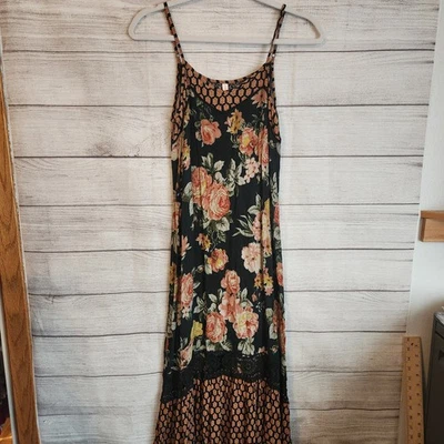 Vestido largo Exhilaration pequeño negro floral boho hadas cottagecore Foto 1 de 4