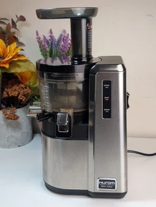 Hurom Slow Juicer HU-100b working - Picture 1 of 18