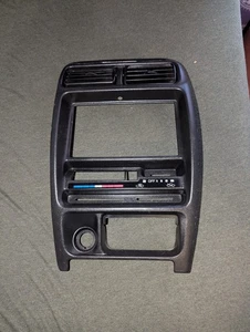 1998 1999 2000 2001 2002 Suzuki ESTEEM Radio Bezel Temperature Control AC 240499 - Picture 1 of 3