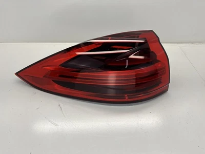 COMO NUEVO 2015 2016 2017 2018 PORSCHE CAYENNE LUZ TRASERA IZQUIERDA EXTERIOR OEM Foto 1 de 4