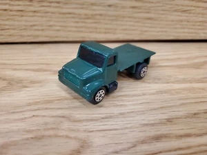 Maisto Dark Green International Utility Van Truck - Picture 1 of 4