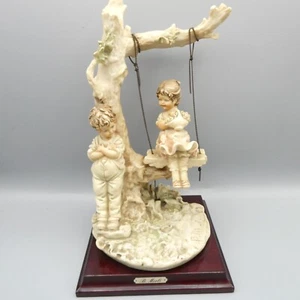 Capodimonte Florencia 1983 Niño y niña en columpio firmado Bruno Merli Excelente - Imagen 1 de 14