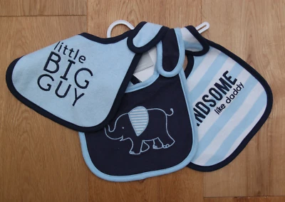 Pacote com 3 babadores para dentição masculinos Carter's~Little Big Guy~Elephant~Handsome Like Daddy - Imagem 1 de 4
