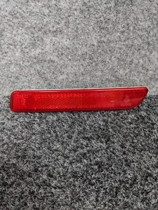 Riflettore paraurti posteriore destro Suzuki Vitara MK4 2015 - 2021 RH 35950-79J0 - Foto 1 di 3