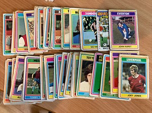 Topps Football Trading Cards 1976 / 77 (Blue/Grey Backs) - Various